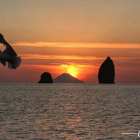 Via Roma 55 * Città di Lipari