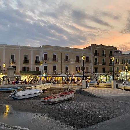 Via Roma 55 * Lipari (Isola Lipari)